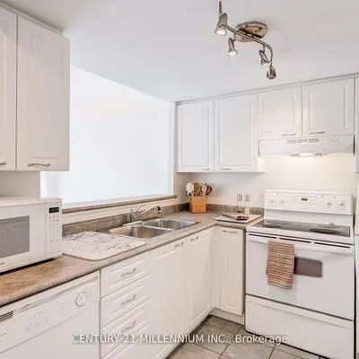 1000,&nbsp;Cedarglen, Erindale, Mississauga