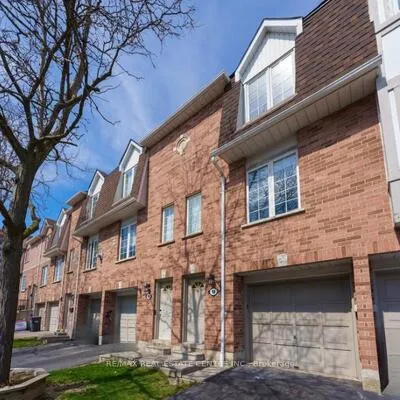 1525,&nbsp;South Parade, East Credit, Mississauga