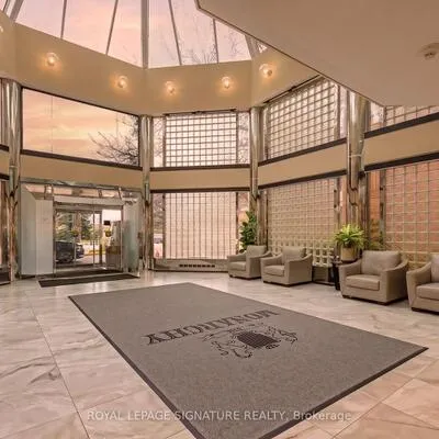 325,&nbsp;Webb, City Centre, Mississauga