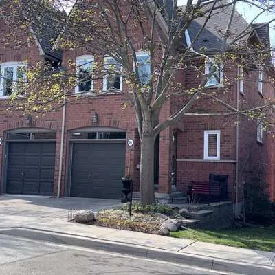 928,&nbsp;Queen, Lorne Park, Mississauga