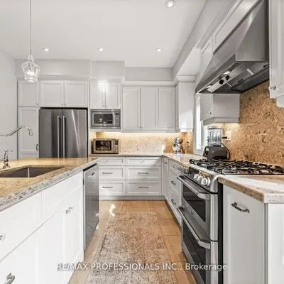 13,&nbsp;Compass, Port Credit, Mississauga