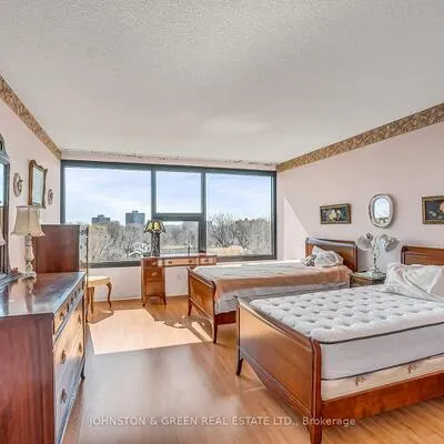 1300,&nbsp;Bloor, Applewood, Mississauga