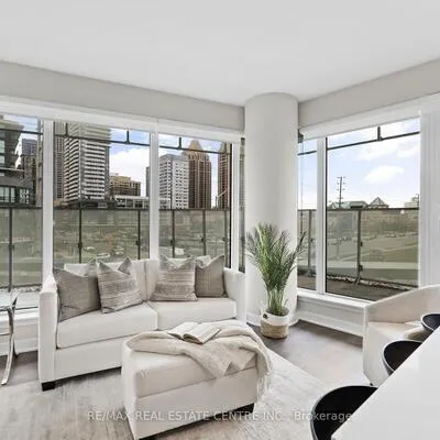 3900,&nbsp;Confederation, City Centre, Mississauga