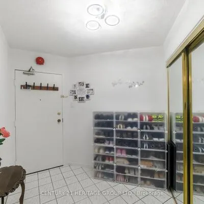 2323,&nbsp;Confederation, Cooksville, Mississauga