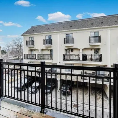 3083,&nbsp;Cawthra, Applewood, Mississauga