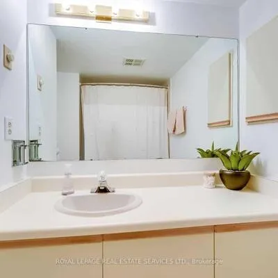 1110,&nbsp;Walden, Clarkson, Mississauga