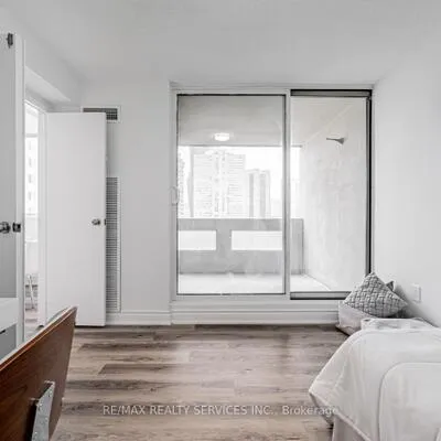 3590,&nbsp;Kaneff, Mississauga Valleys, Mississauga