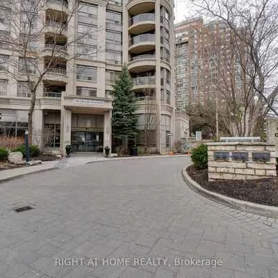 310,&nbsp;Burnhamthorpe, City Centre, Mississauga