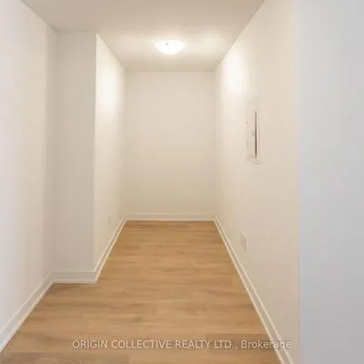 1035,&nbsp;Southdown, Clarkson, Mississauga
