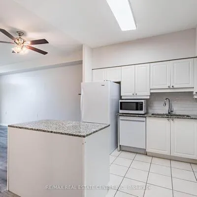 810,&nbsp;Scollard, East Credit, Mississauga