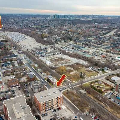 32,&nbsp;Tannery, Streetsville, Mississauga
