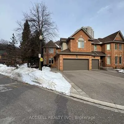 1905,&nbsp;Broad Hollow, Erin Mills, Mississauga