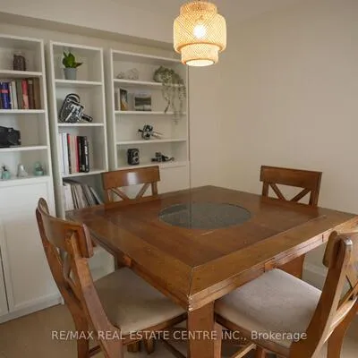 1100,&nbsp;Caven, Lakeview, Mississauga