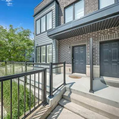 2212,&nbsp;Bromsgrove, Clarkson, Mississauga