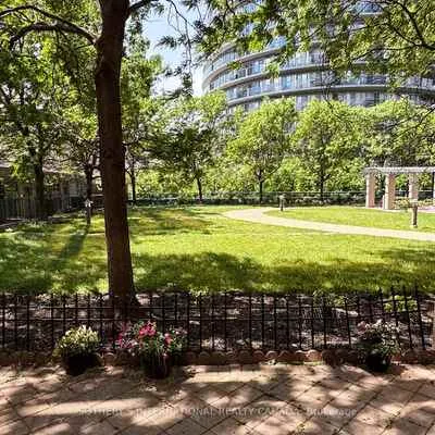 70,&nbsp;Absolute, City Centre, Mississauga