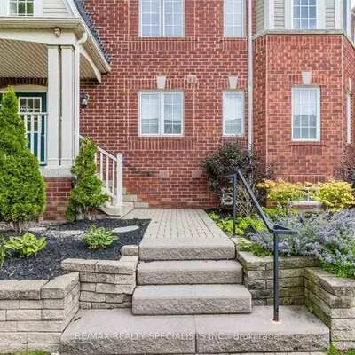 614,&nbsp;Shoreline, Cooksville, Mississauga