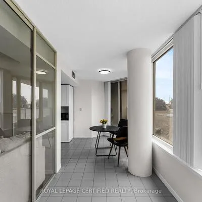 700,&nbsp;Constellation, Hurontario, Mississauga