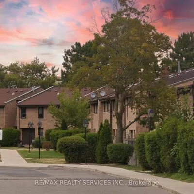2605,&nbsp;Woodchester, Sheridan, Mississauga