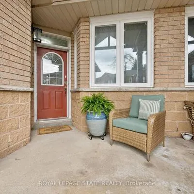 833,&nbsp;Scollard, East Credit, Mississauga