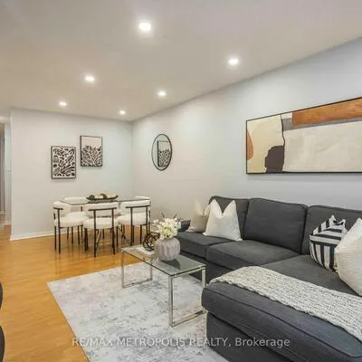 2170,&nbsp;Bromsgrove, Clarkson, Mississauga
