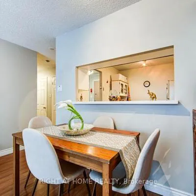 330,&nbsp;Rathburn, City Centre, Mississauga