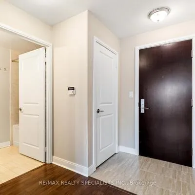 50,&nbsp;Absolute, City Centre, Mississauga