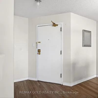 35,&nbsp;Trailwood, Hurontario, Mississauga