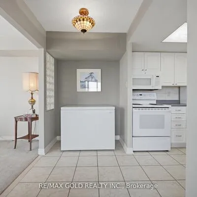 2091,&nbsp;Hurontario, Cooksville, Mississauga