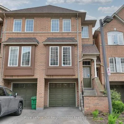 50,&nbsp;Strathaven, Hurontario, Mississauga