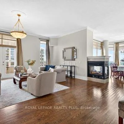 35,&nbsp;Kingsbridge Garden, Hurontario, Mississauga