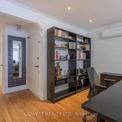 80,&nbsp;Acorn, Hurontario, Mississauga