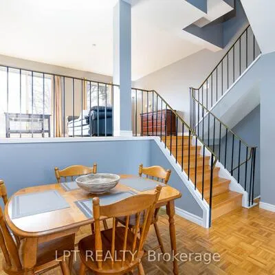 2315,&nbsp;Bromsgrove, Clarkson, Mississauga
