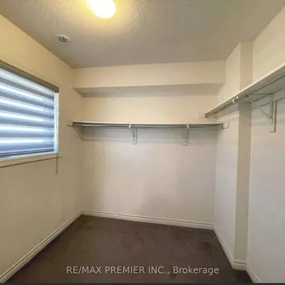 2255,&nbsp;Mcnab, Clarkson, Mississauga