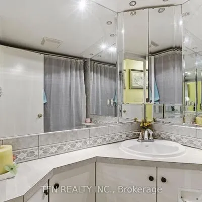 2345,&nbsp;Confederation, Cooksville, Mississauga