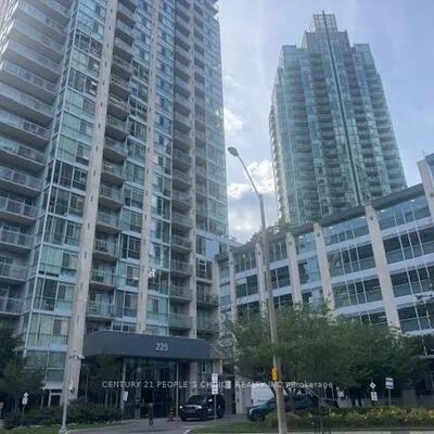 225,&nbsp;Webb, City Centre, Mississauga