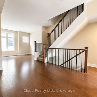 26,&nbsp;Lunar, Streetsville, Mississauga