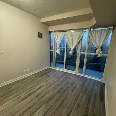 60,&nbsp;Absolute, City Centre, Mississauga