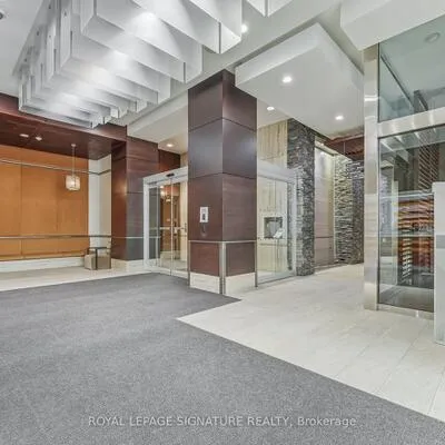 330,&nbsp;Burnhamthorpe, City Centre, Mississauga