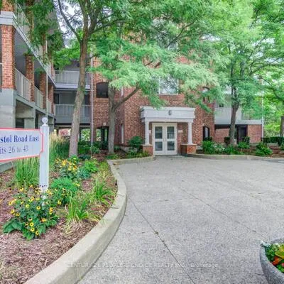 119,&nbsp;BRISTOL, Hurontario, Mississauga