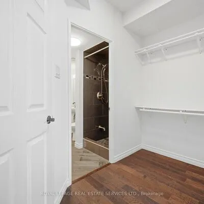 250,&nbsp;Webb, City Centre, Mississauga