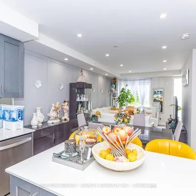 1190,&nbsp;Cawthra, Mineola, Mississauga