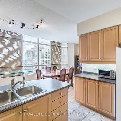 35,&nbsp;Kingsbridge, Hurontario, Mississauga