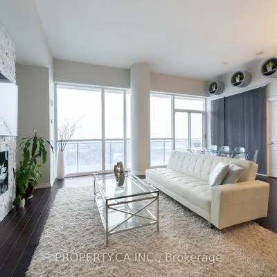 223,&nbsp;Webb, City Centre, Mississauga