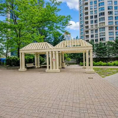 325,&nbsp;Webb, City Centre, Mississauga