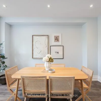 3071,&nbsp;Treadwells, Applewood, Mississauga