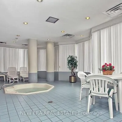 135,&nbsp;Hillcrest, Cooksville, Mississauga