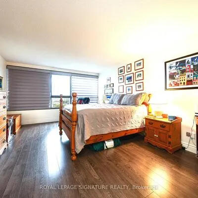 1300,&nbsp;Bloor, Applewood, Mississauga