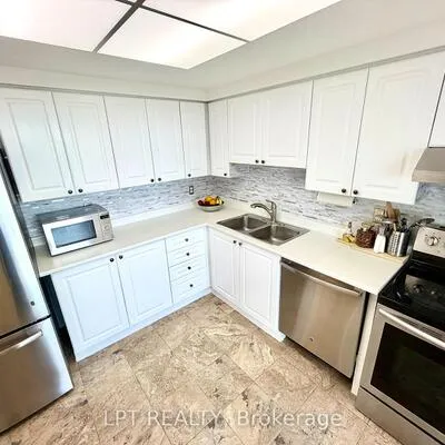 135,&nbsp;Hillcrest, Cooksville, Mississauga