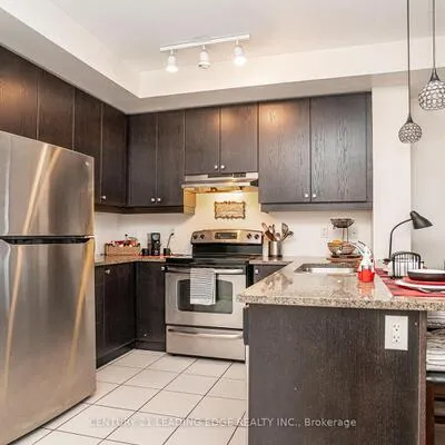 570,&nbsp;Lolita, Cooksville, Mississauga