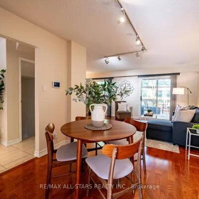 60,&nbsp;Hanson, Fairview, Mississauga